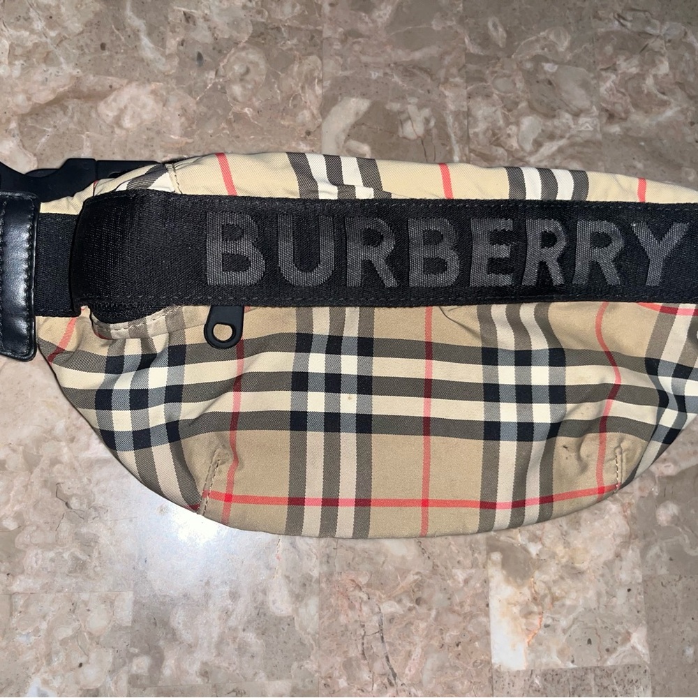 Burberry Nylon Vintage Fanny